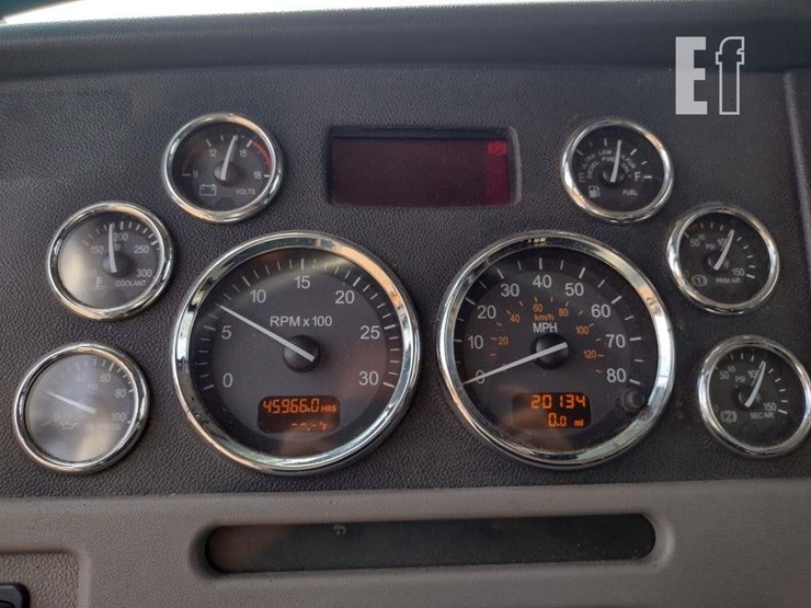 2012-peterbilt-389-image-7
