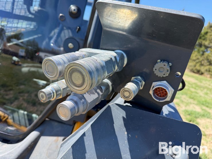 2011-deere-333d-image-13