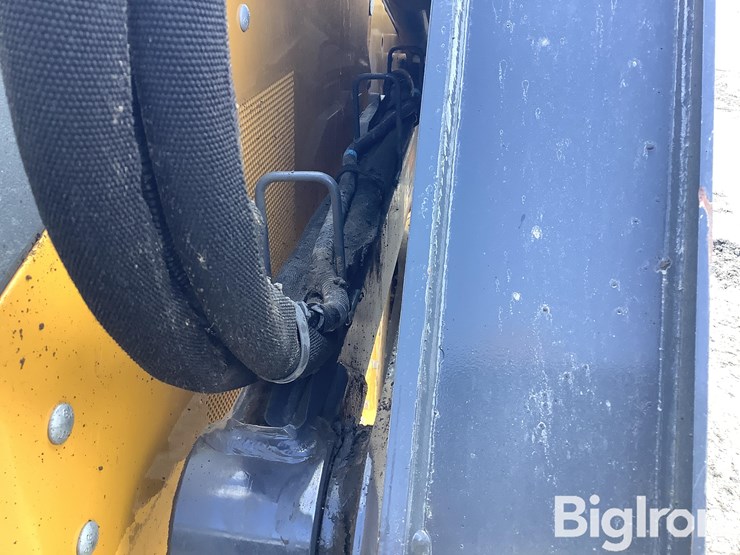2021-deere-325g-image-15