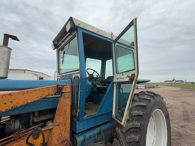 1980-ford-6700-image-27