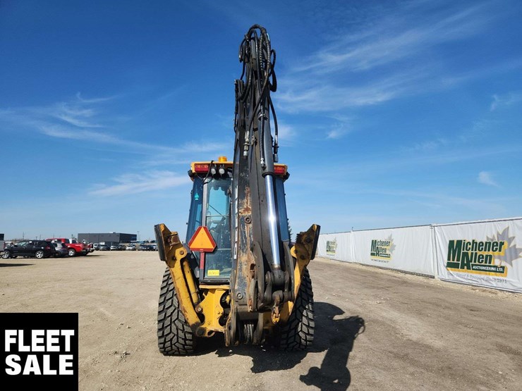 2016-deere-410l-image-8