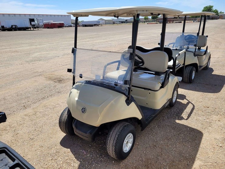 yamaha-4-seat/convertible-flatbed-golf-cart-image-1