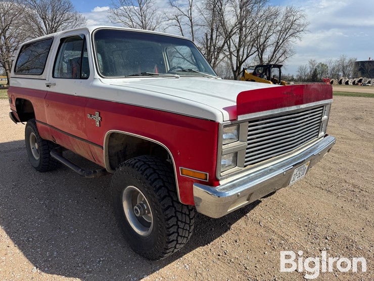 1982-chevrolet-k5-image-3