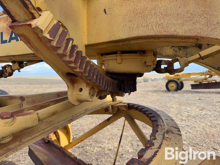 caterpillar-12-image-16