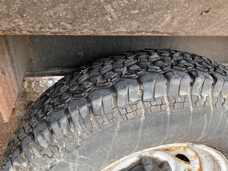 #1575-•-28'6"-pontoon-barge-with-crane-(no-title)-image-30