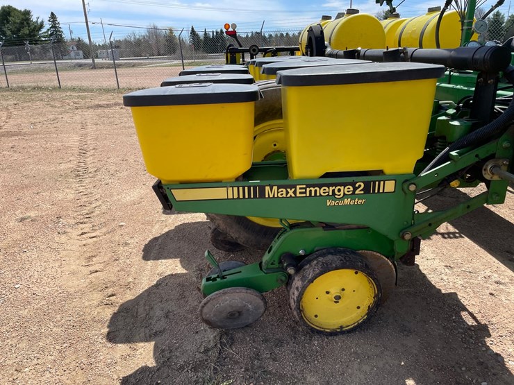 john-deere-7200-image-18
