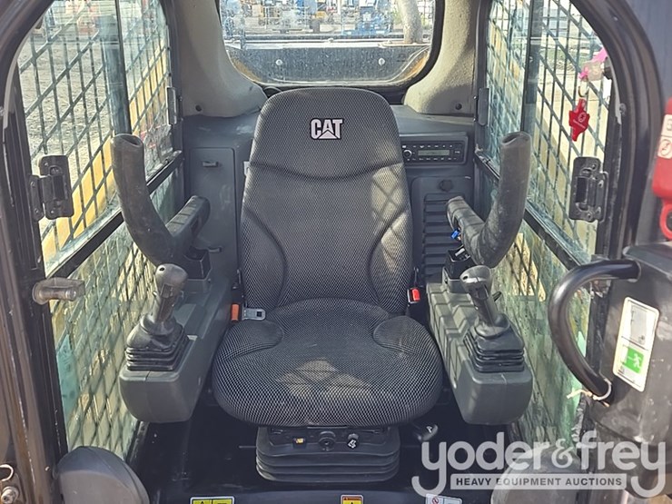 2022-caterpillar-299d3-image-41