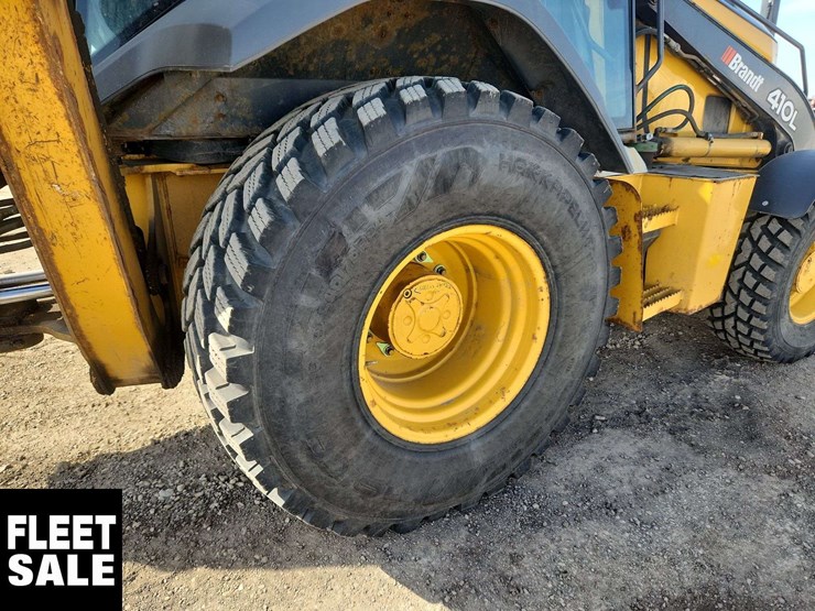 2016-deere-410l-image-32
