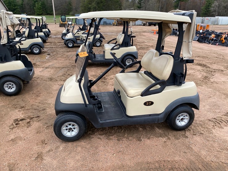 #1581-•-club-car-electric-golf-cart-with-charger-image-10