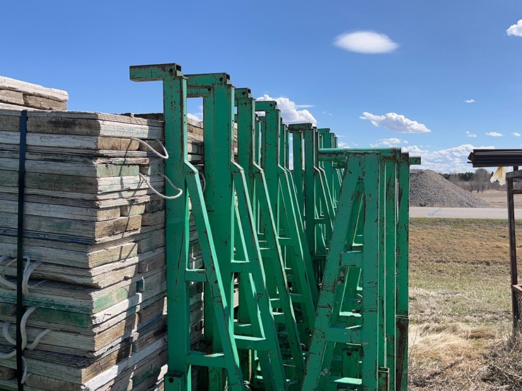 big-green-scaffolding-image-9