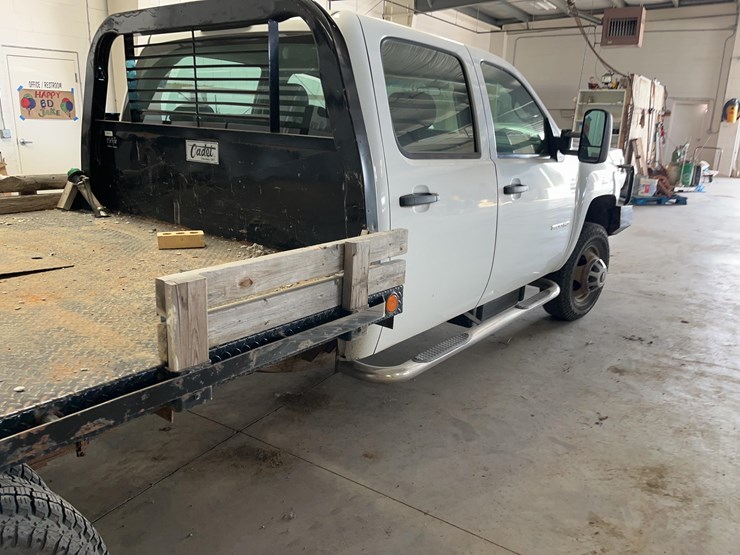 2013-chevrolet-3500-image-38
