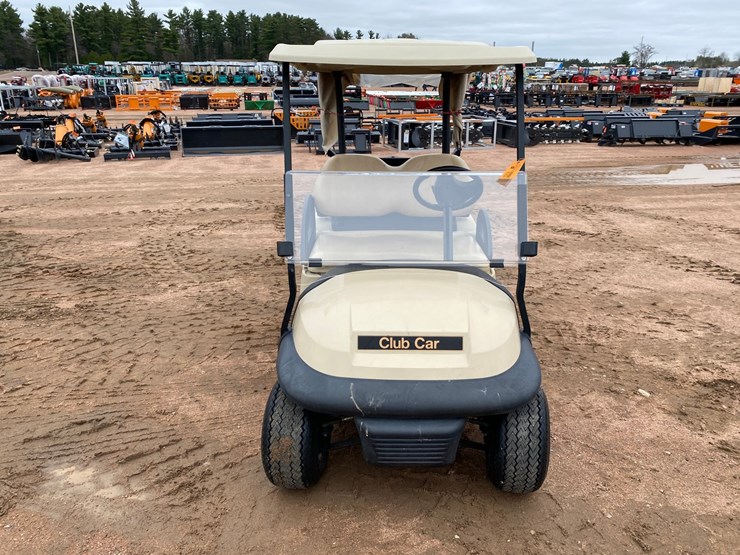 #1582-•-club-car-electric-golf-cart-with-charger-image-2