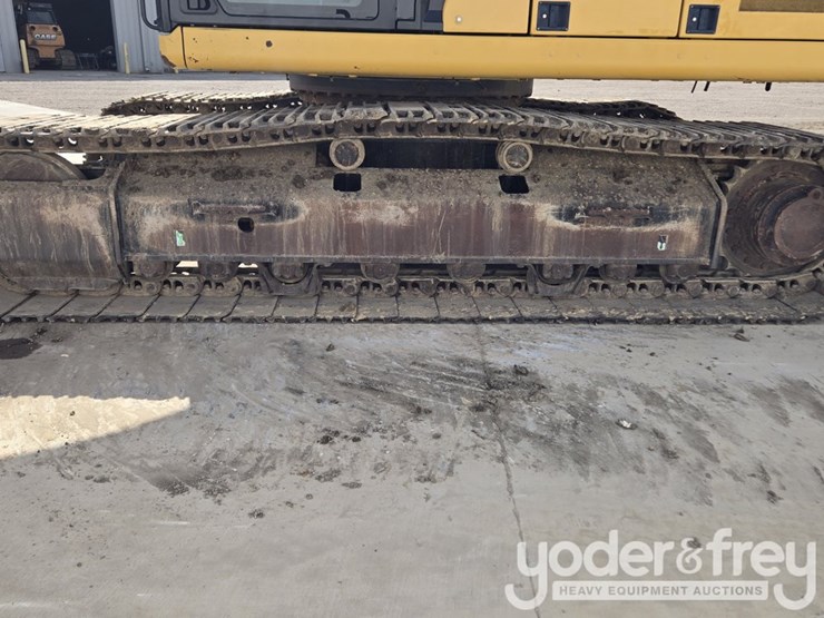 2021-caterpillar-336-image-10