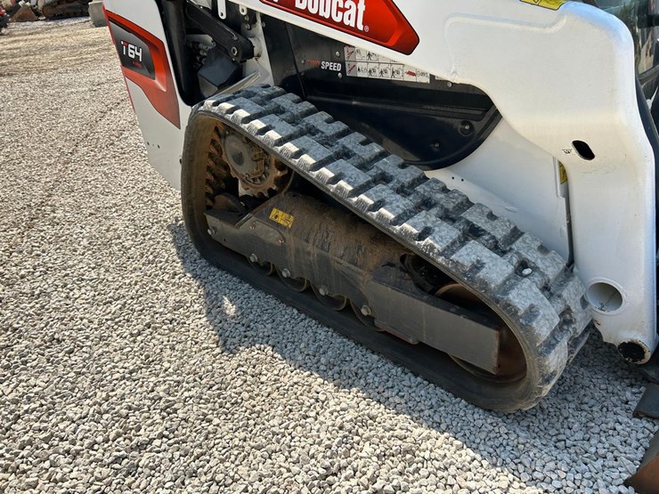 2023-bobcat-t64-image-12