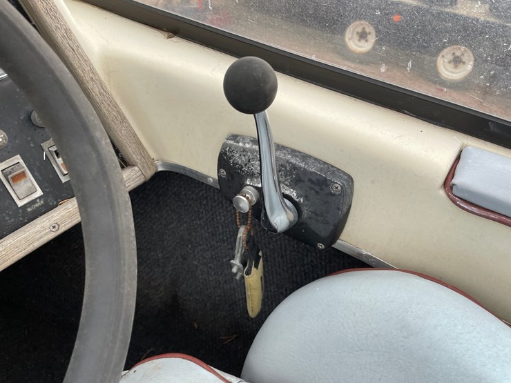 #1567-•-1987-sylvan-19'-boat-with-trailer-(no-title/reg.-card)-image-24