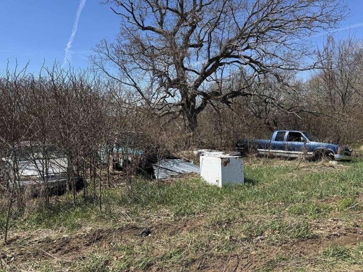 3-scrap-vehicles,-etc-image-1