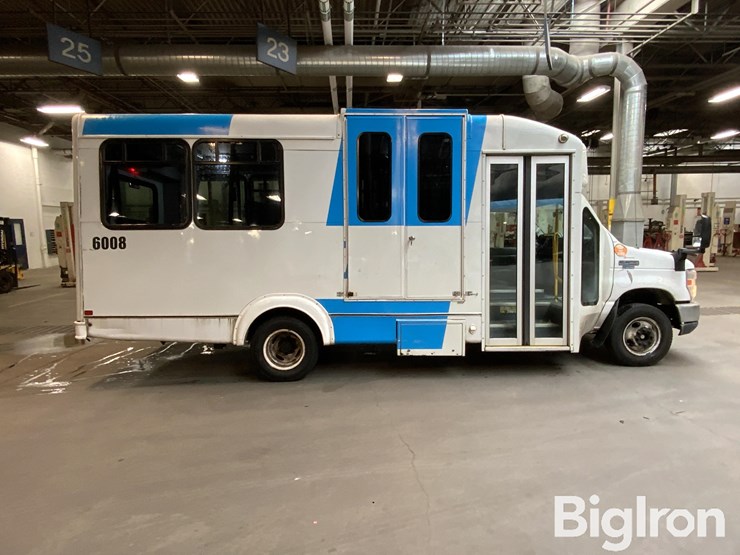 2018-ford-e450-image-4