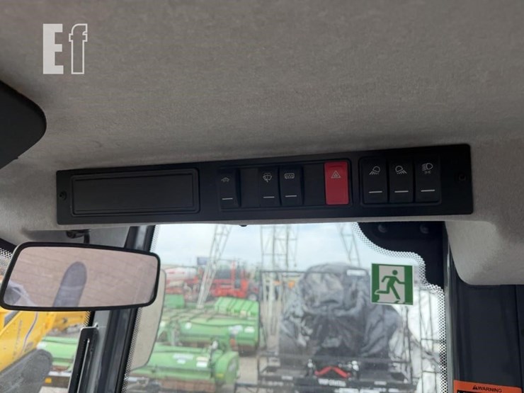 2023-deere-244l-image-27