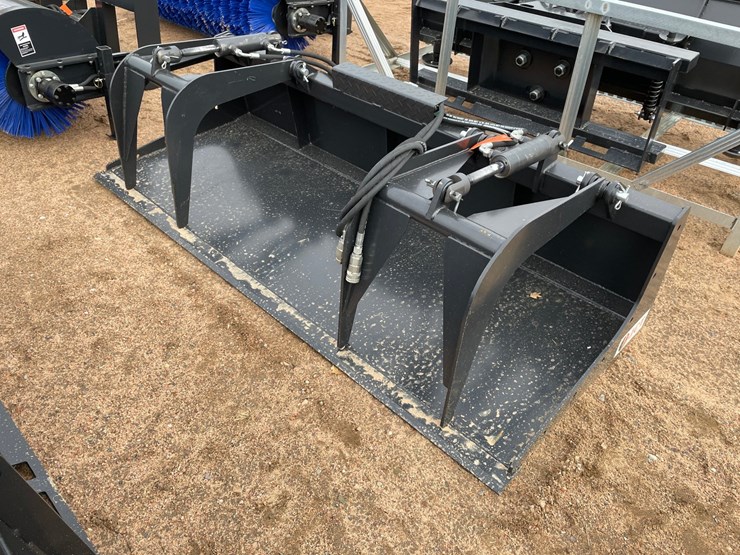 #4128-•-84"-jct-smooth-edge-grapple-bucket-image-1