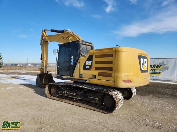 2019-caterpillar-320-image-3