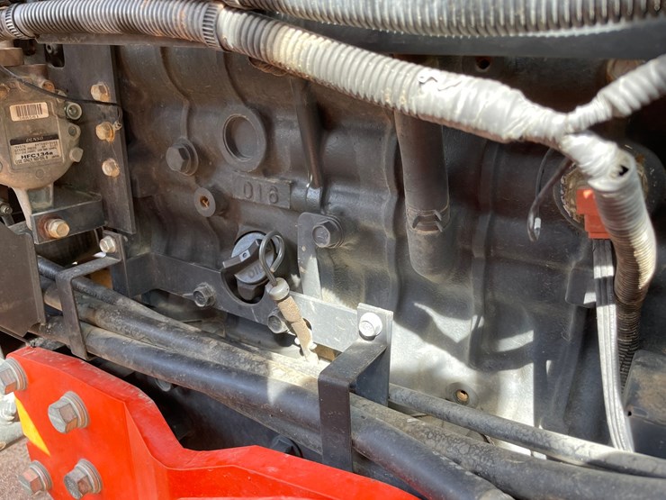 2014-kubota-m135gx-image-46