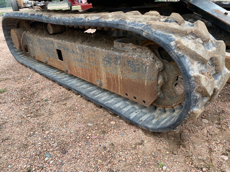 2011-deere-27d-image-13