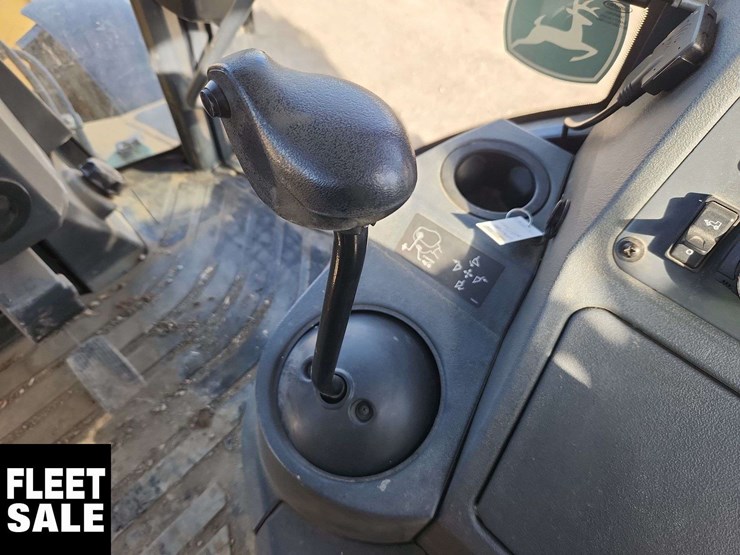 2017-deere-410l-image-18