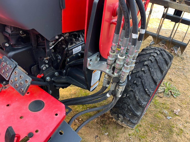 2023-kioti-ck2610mb-compact-utility-tractor-w/loader-image-17