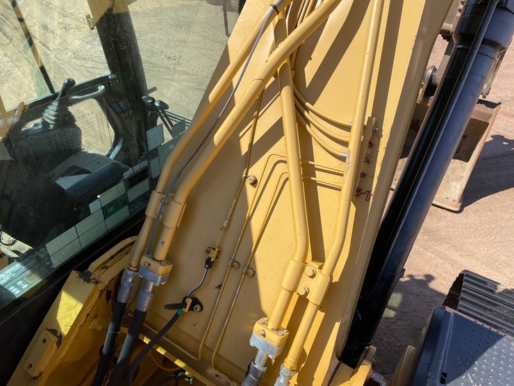 caterpillar-324e-image-61