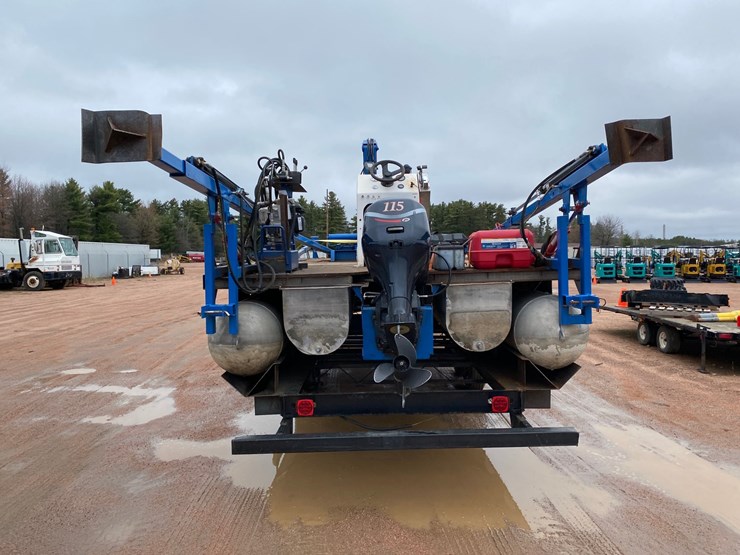 #1575-•-28'6"-pontoon-barge-with-crane-(no-title)-image-9