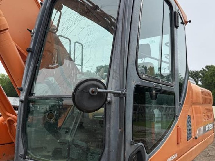 2014-doosan-dx225-lc-image-12