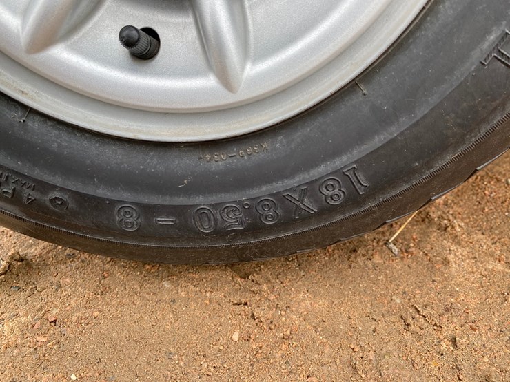 #1579-•-club-car-electric-golf-cart-with-charger-image-12