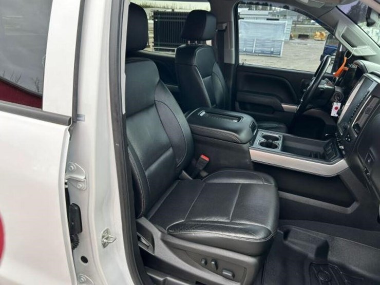 2018-chevrolet-silverado-1500-ltz-image-31