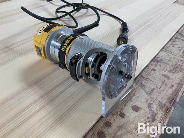 dewalt-dwp611-compact-router-image-3