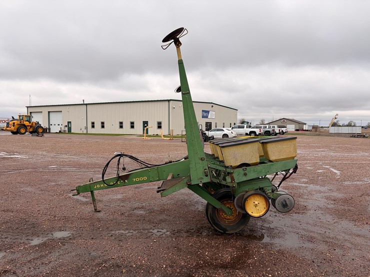 john-deere-7000-image-7