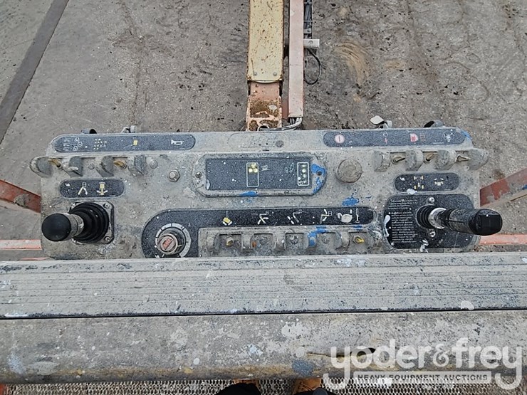 2016-jlg-400s-image-21