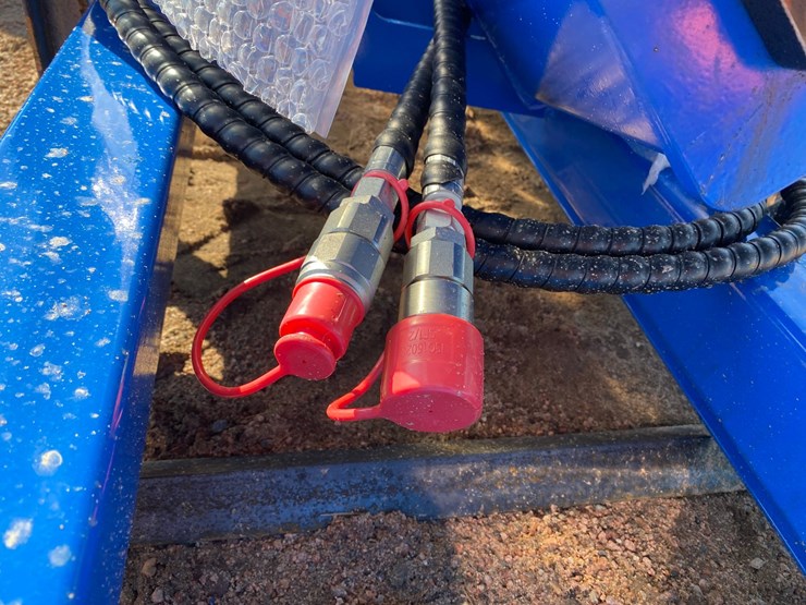 #4094-•-agt-hydraulic-auger-attachment-with-(3)-bits-image-9