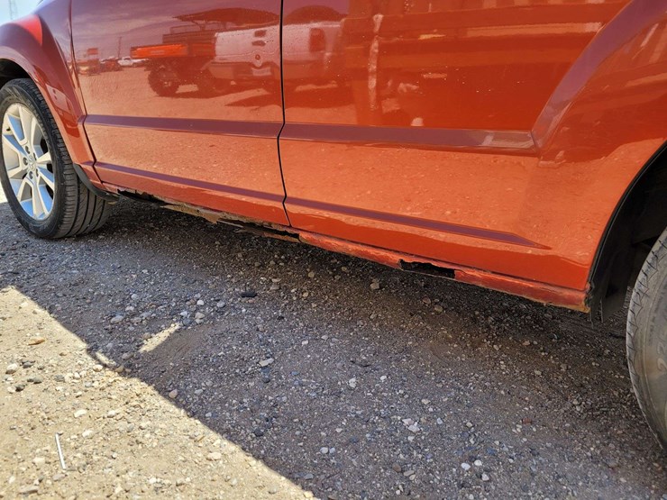 2010-dodge-caliber-image-11
