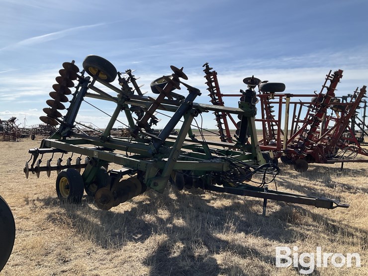 john-deere-331-image-4