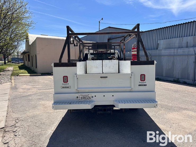 2021-chevrolet-3500-image-6