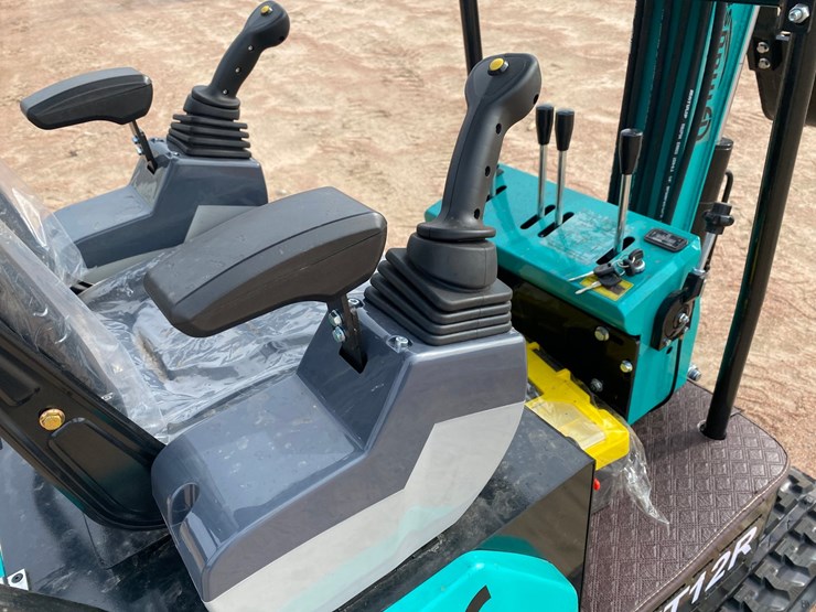 #5556-•-2026-cfg-kt12r-mini-excavator-image-15