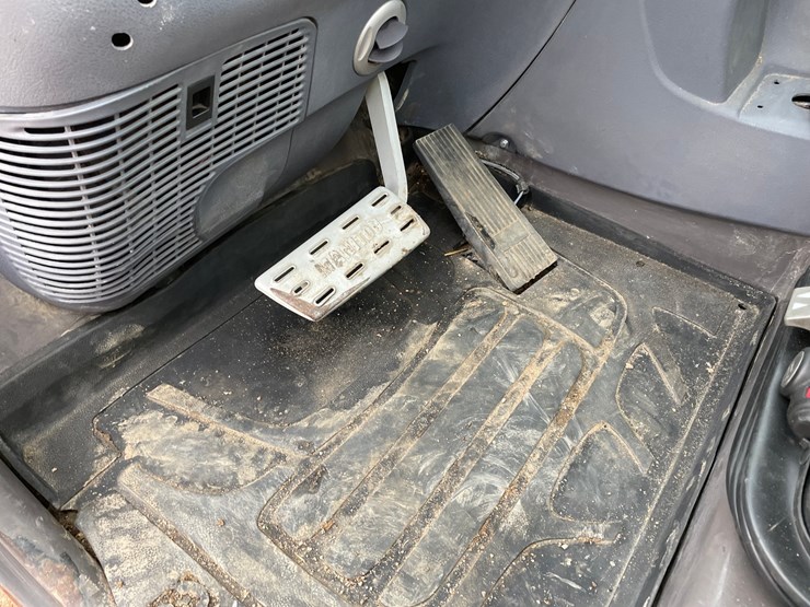 2013-manitou-mlt840-image-31