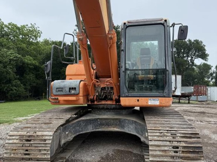 2011-doosan-dx225-lc-image-3