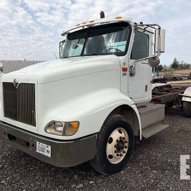 2004 INTERNATIONAL 9200