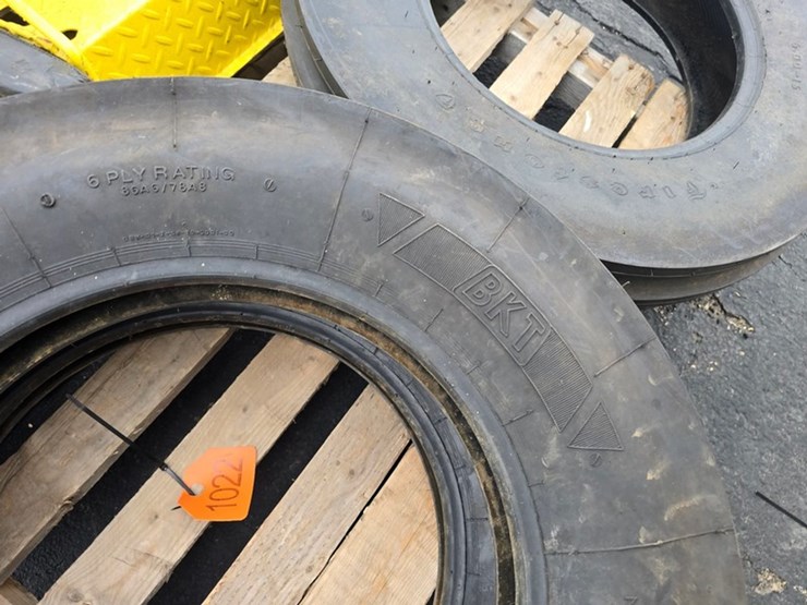 #1022-•-bkt-pair-of-5.50-16-tires-image-6