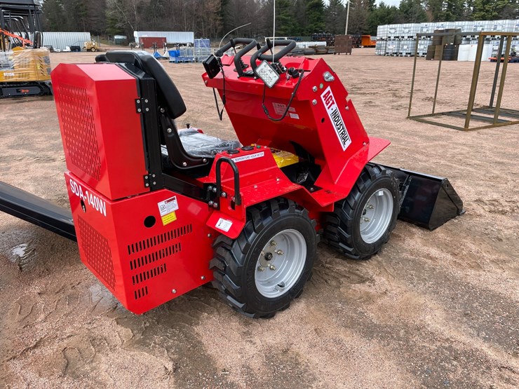 #5571-•-agt-sda-140w-wheeled-mini-skid-steer-image-4