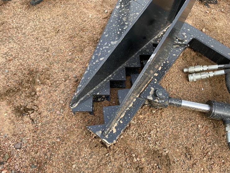 #4139-•-jct-hydraulic-tree-puller-attachment-image-5