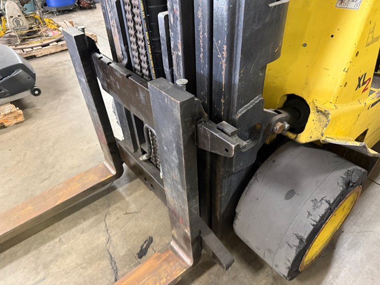 #2000-•-hyster-7700lb-forklift-image-15