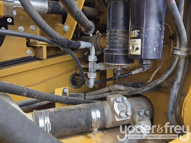 2021-caterpillar-336-image-58