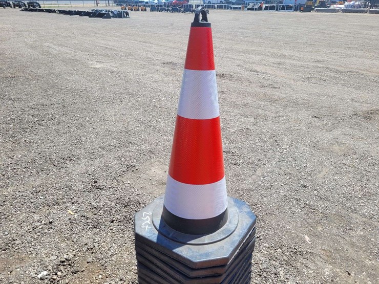 (25)-traffic-cones-image-3